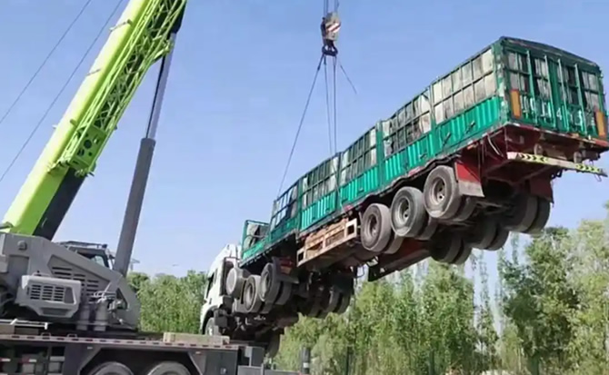 洛隆道路脱困救援案例
